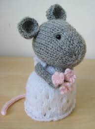 In the end, over 650 different mice—or 6,000 separate parts—were created ranging in scales from 100% to 222%. Wedding Mice On Behance
