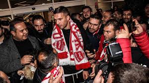 Tarık, abdullah, talbi, selim, i̇smail, dokovic, baiano, sabo, boldrin. Turkei Ruckkehr Perfekt Weltmeister Lukas Podolski Unterschreibt Bei Antalyaspor Sportbuzzer De