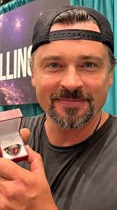 This is pure happiness! Kryptonite is so precious 🥰