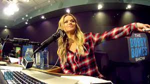 Amy Takes A Pregnancy Test Live On The Air Youtube