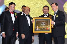 He is the son of tycoon tan sri danny tan chee sing, the founder and major … tycoon danny tan's son dillon resigns as tropicana's. Facebook