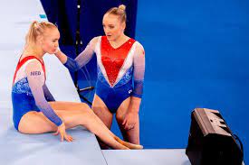 Sanne en lieke wevers hebben woensdag bij de kwalificaties van de ek turnen in basel drie finaleplaatsen behaald. Gkn Svbnhiirhm