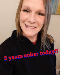 Tammy Hassett's Instagram, Twitter & Facebook