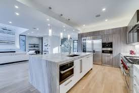 Ispirazione per una stanza da bagno padronale design di medie dimensioni con ante lisce, ante in legno bruno, vasca ad alcova. Gallery Of Chesapeake House Kube Architecture 4 Chesapeake House House Modern House Design