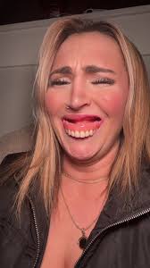 Mujer Madura Se Besa Con Hombre Sin Dientes