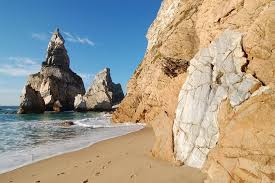 Überzeugen sie sich von unseren zahlreichen urlaubsangeboten. The Best Hidden Beaches In Portugal That Aren T In The Algarve Days To Come