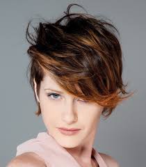 Trova la foto stock perfetta di zazzera di capelli. Capelli Corti 7 Cose Da Fare Prima Di Un Taglio Netto The Wom Beauty