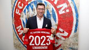Zobacz najciekawsze publikacje na temat: Oficjalnie Robert Lewandowski Przedluzyl Kontakt Z Bayernem Monachium