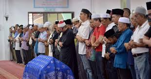 Malek dan dicetak oleh universiti kebangsaan malaysia (ukm) dalam siri memoir ukm pada 1998. Gugurnya Pejuang Seni Sejati Bergemelapan Terang Hilang Serinya Tan Sri Datuk Dr Jins Shamsuddin Ikon Perfileman Tersohor Wajib Tonton