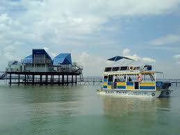 Vaal dam has over 800 kilometers worth of coastline and covers over 300km. Vaal Dam Resort Cruising Home Facebook