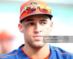 Steve Singleton's Instagram, Twitter & Facebook