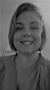 Samantha Usher's Instagram, Twitter & Facebook