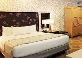 It is located across the street from the palms casino resort and the rio all suite hotel and casino. Gold Coast Hotel And Casino 74 3 9 1 Las Vegas Hotel Deals Reviews Kayak