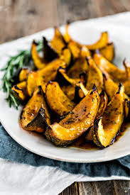 This Apple Cider Roasted Squash With Rosemary Is A Great Easy Acorn Squash S Thanksgiving Side Dishes Thanksgiving Appetizer Recipes Best Thanksgiving Recipes