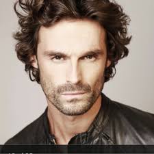 Santa Velez (@velez_santa)