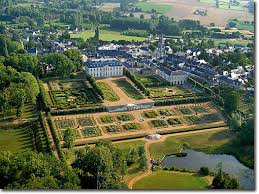 Certains sont en ruines, certains sont privés, d'autres sont en rénovation et puis il y a ceux qui sont accessibles au public et qu'on vous conseille de (re)visiter ! Au Chateau News