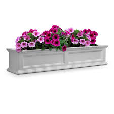 Free shipping & insurance on all of our fairfield 3' window box sku # 5822. Mayne Fairfield Rectangle Window Box 5 Ft White 5824 W Rona