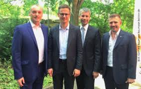 Unionsfraktionsvize carsten linnemann sieht die staatshilfen für die wirtschaft in der coronakrise begrenzt und warnt betriebe und bürger vor missbrauch der zahlungen. Treffpunkt Eine Starke Stimme Fur Unsere Heimat Mitgliederzeitschrift Des Cdu Stadtverbandes Ludwigsburg Pdf Kostenfreier Download
