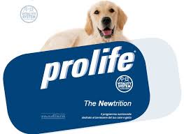 L'alimentazione naturale del cane consiste nel far sì che il cane venga nutrito con alimenti naturali, come carni e verdure. L Alimentazione Naturale E Senza Cereali Delle Crocchette Per Cani Prolife Sensitive Grain Free