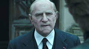 Il loro obiettivo è ottenere un lauto riscatto da parte del nonno del ragazzo, il noto magnate dell'industria petrolifera nonché uomo più ricco del mondo j. Tutti I Soldi Del Mondo Trama Cast Trailer E Streaming Del Film Su Rai 3
