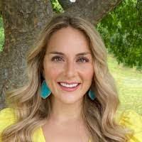 Renee Crozier's Instagram, Twitter & Facebook