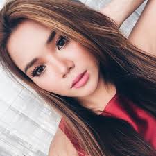 Actress nur fathia abdul latiff had previously denied being involved in the controversial video on bigo live application. It Was Me Fathia Latiff Oneapps