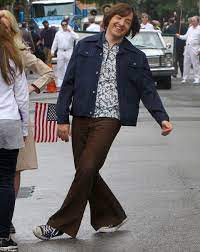 Il s'agit d'une préquelle à la série télévisée les soprano créée par david chase et diffusée entre 1999 et 2007. James Gandolfini S Son Michael 19 Films Parade Scene In Sopranos Prequel The Many Saints Of Newark Daily Mail Online