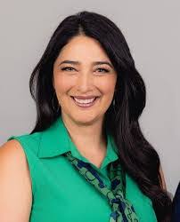 Carmen Solares's Instagram, Twitter & Facebook