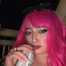 Erin (@erinairout95)