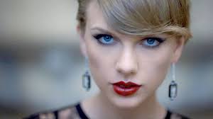 In blank space, this new persona has spotted a bad boy and although she knows he is trouble and that the relationship is doomed, she pursues him. Taylor Swift Blank Space Lyrics Lyricsfa Com