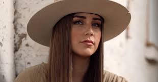 Alli Walker Releases Viral TikTok Single "Country Music"