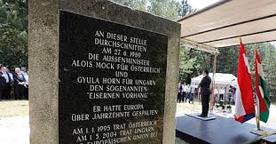 Eiserner vorhang — steht für: Eiserner Vorhang Wikiwand