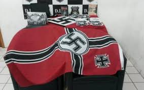 Svastica, istoria și originea simbolului pângărit de naziști. Candidato A Vereador Que Tinha Suastica Nazista Na Piscina Em Sc E Expulso Do Partido Evandro De Assis Nsc Total