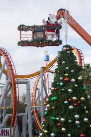 Download Inpark Magazine Knott S Merry Farm Invites Everyone To A Charlie Brown Christmas PSD Mockup Templates