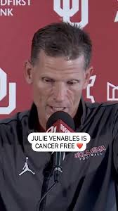Brent Venables has announced that his wife, Julie, is cancer free!, Video  via Dylan Buckingham, Do you love College Football? If so…, Follow  @thefieldrush for never ending CFB content 💯, ...