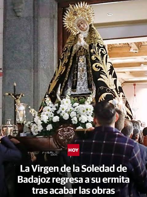 La Virgen de la Soledad regresa a su ermita en Badajoz