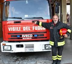 Sul territorio, contrassegnati da un semaforo verde (terminati nell'ultima giornata) o rosso (ancora in corso), dando. La Donazione In Divisa I Vigili Del Fuoco Avis Comunale Livorno
