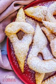 Bugnes De Mardi Gras Carnaval En 2020 Recette Beignet Facile Beignet Facile Recettes De Patisserie