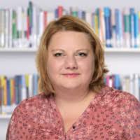 Christine Pyle's Instagram, Twitter & Facebook