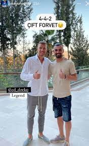 Anelka geldi burada yedek kulübesinde oturdu. Sporcope On Twitter Tarih 4 Haziran 2021 Serdar Dursun Instagram Hesabindan Edin Dzeko Ile Cekildigi Bu Fotografi Paylasti Ve Mesaji Verdi Https T Co L6ogzwdapk