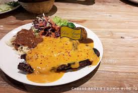 Boleh lah datang cuba rasa makanan kat restaurant cheese banjir ni. Cheese Meleleh Di Cheese Banjir Desa Pandan Dunia Blog Iq