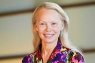 Pamela Anderson leads the way for women who choose to go makeup free