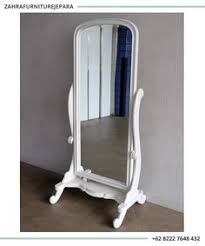 Yang pertama ukuran 180 x 80 cm dan yang kedua ukuran 150x50 cm. 11 Ide Standing Mirror Cermin Berdiri Cermin Rias Berdiri Terbaik Cermin Rias Cermin Cermin Lantai