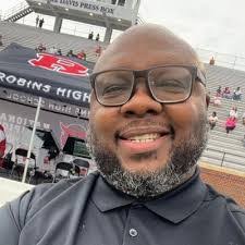 Aaron Munn's Instagram, Twitter & Facebook