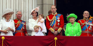 Buckingham Le Personnel Reuni En Pleine Nuit Pour Une Mysterieuse Reunion D Urgence Marie Claire