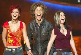 Nikki Mckibbin American Idol S Ryan Seacrest Paula Abdul Pay Tribute Tvline