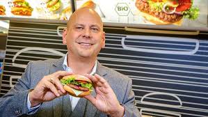 Alle informationen zu unseren produkten, restaurants und mehr. Mcdonald S Deutschland Chef Beeck Das Happy Meal Ist Krisenfest