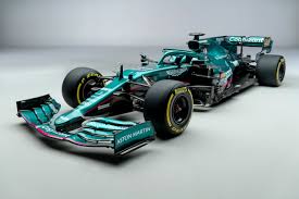 Das leistungspotenzial des aston martin amr21 wird sich schon in den ersten tests andeuten. Formel Eins Aston Martin Zeigt Den Amr21 Fur Die Saison 2021 Racingblog