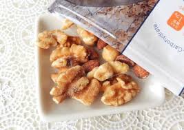 It's a lot easier to resist reaching for junk food when you have healthy snacking options available. 5 Healthy Snacks You Can Buy At Cardi Sugar Coat Cacao Nibs Rocabo Nuts Etc Entabe