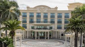 Palmer owns many businesses such as mineralogy, waratah coal, queensland nickel at townsville, the palmer coolum resort on the sunshine coast, palmer sea reef golf course at port douglas, palmer colonial golf course at robina, and the palmer gold coast golf. Billionaire Clive Palmer And Family In Buying Spree At The Sovereign Islands On The Gold Coast Herald Sun